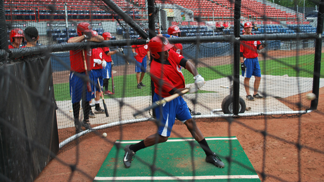 David Harris takes batting practice with the Vancouver Canadians (Charlie Caskey/Vancouver Sun)
